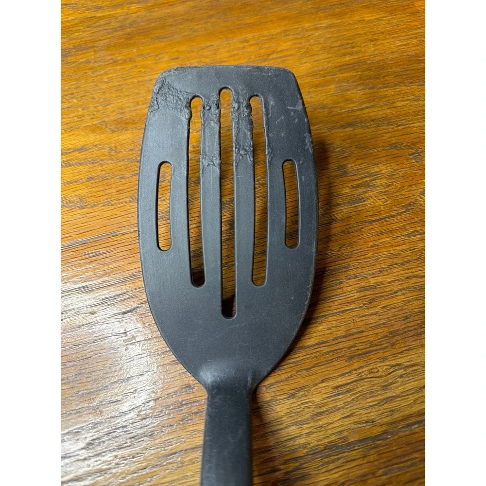 The Pampered Chef Black Nylon Slotted Spatula‎ Turner Flipper